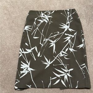 Banana Republic Bamboo Print Pencil Skirt in Dark Green